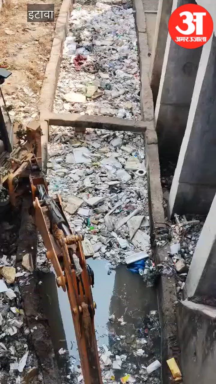 इटावा: ईद पर नगर पालिका की नाकामी, उर्दू मोहल्ले में जलभराव, घरों में कैद हुए नमाजी