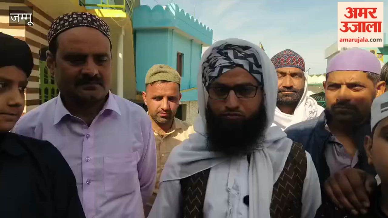Eid prayers were offered at the Pouni Jamia Mosque, where worshippers prayed for brotherhood and peace.