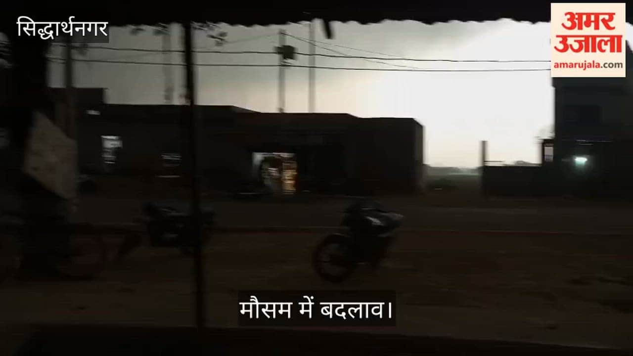 Troubled by the filth, dirty water is spread on both sides of the road.