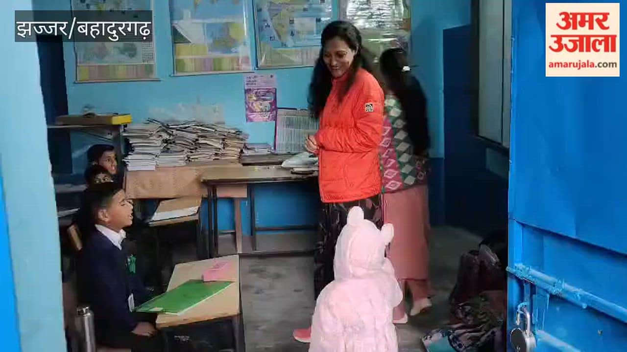 MA Geography students conducted a socio-economic survey during an educational tour organized by Badli College, Bahadurgarh.