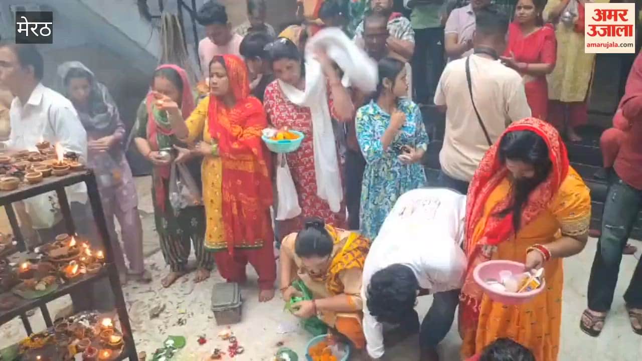 Meerut: Goddess Shailputri was worshiped on the first day of Chaitra Navratri, flood of faith gathered in Mansa Devi temple.