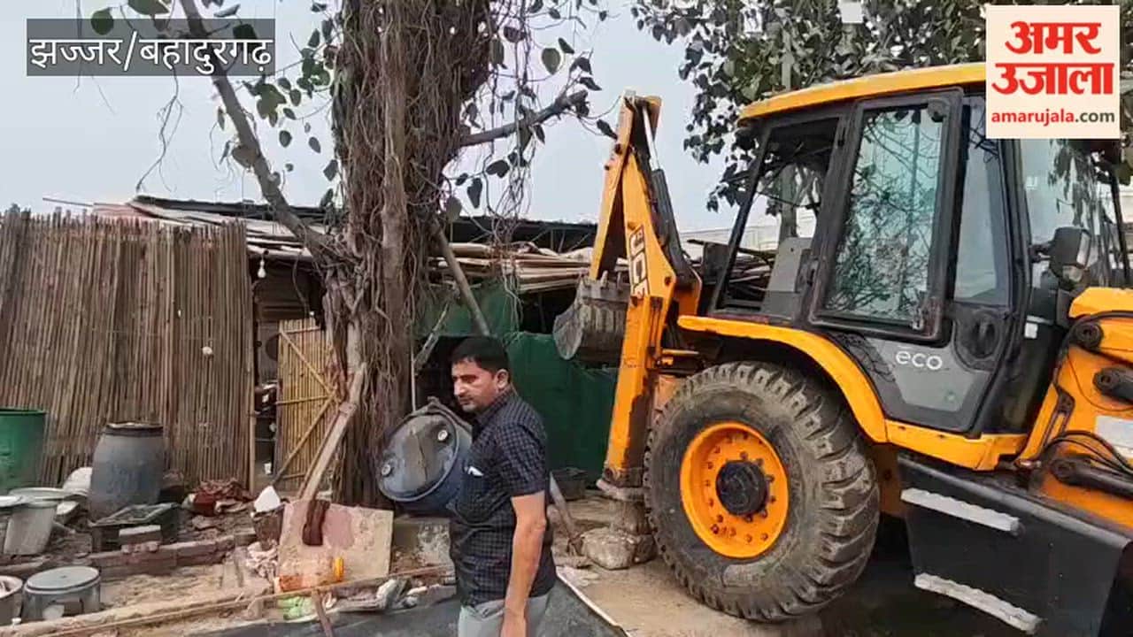 Illegal Colony Demolished in Bank Colony, Bahadurgarh; Bulldozers Raze Dhaba Structures in Sarai Aurangabad and Nuna Majra