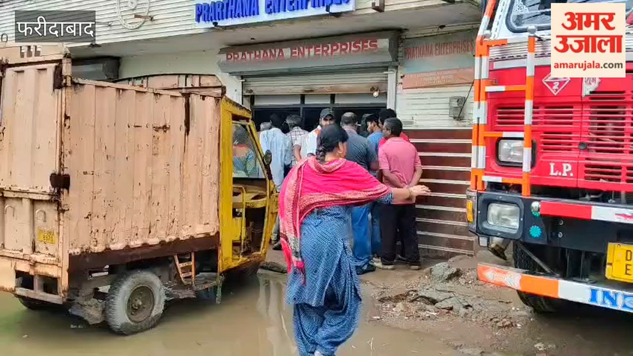 They are visiting agency to book a cylinder