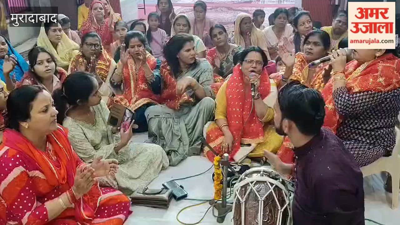 Bhajans Resound at the Railway Manokamna Temple During Navratri