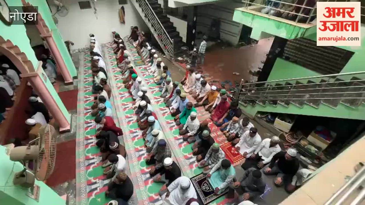 Flood of Devotees Throngs Alvida Jumma Prayers in noida