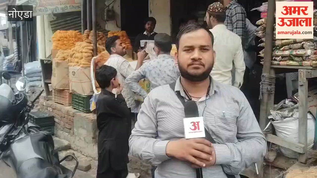 Crowd gathered to buy Sevai-Fanny in Surajpur market of Greater Noida