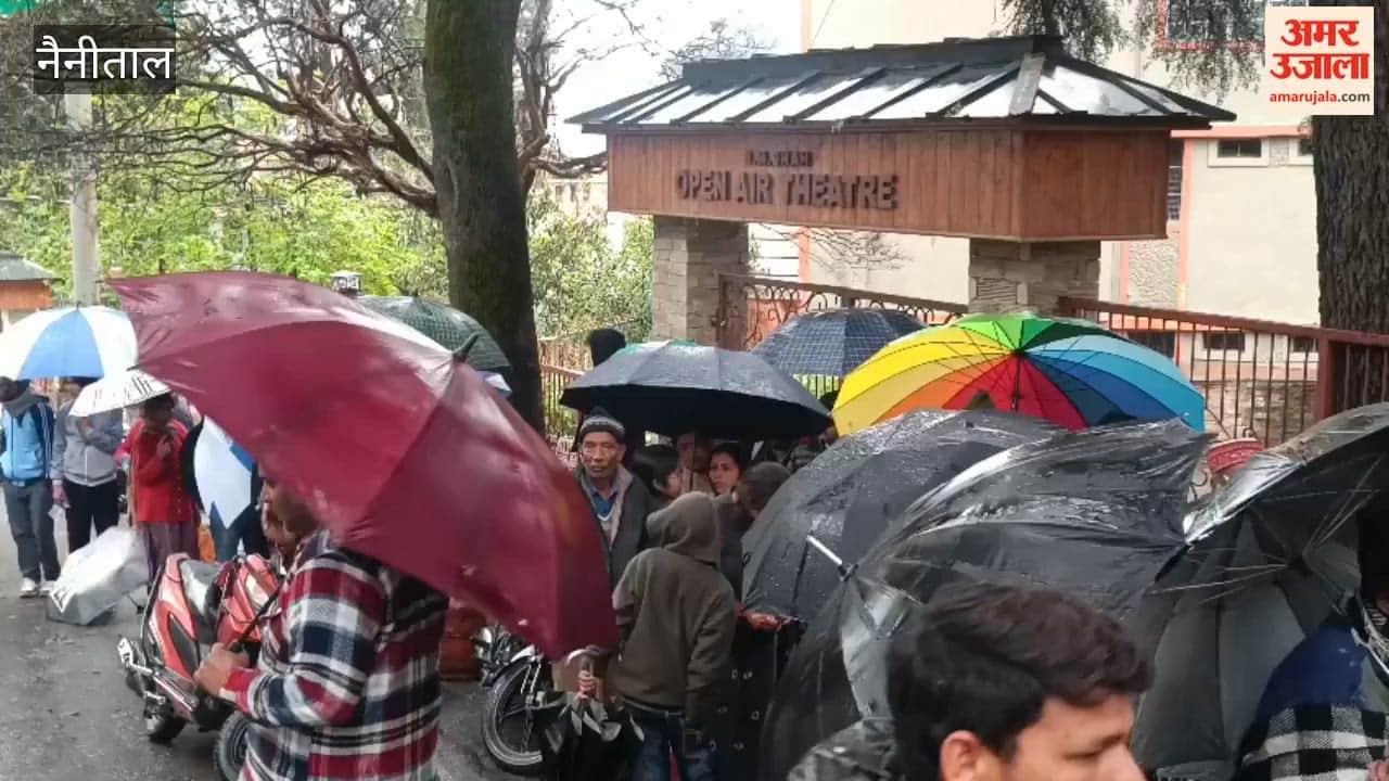 People queue up for gas even in heavy rain in nainital