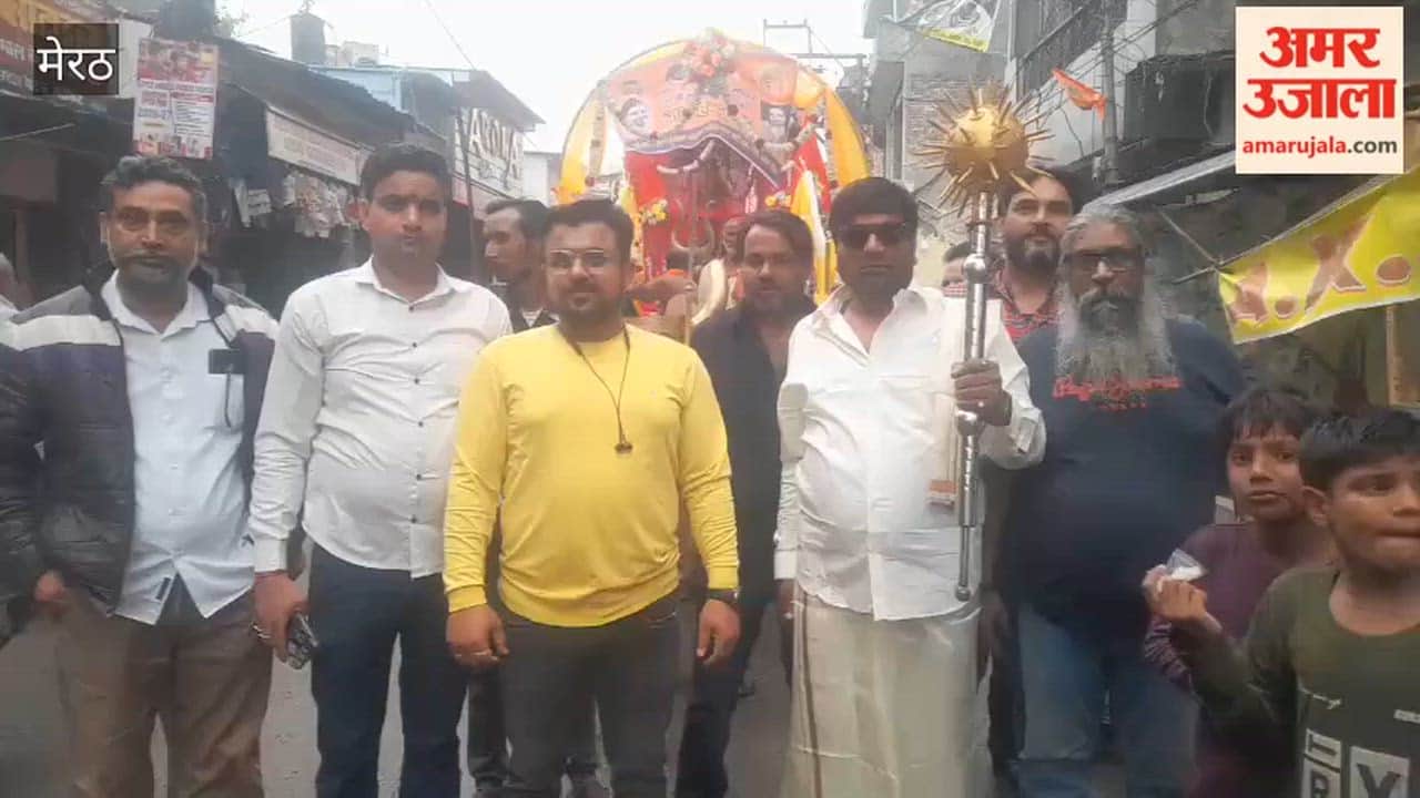 Meerut: Flag hoisting march from Sharda Road