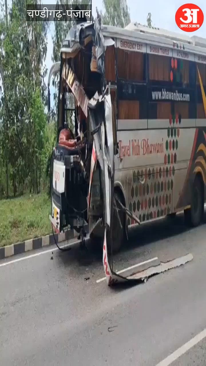 जम्मू-पठानकोट हाईवे पर दो बसों में टक्कर, कंडक्टर की मौत