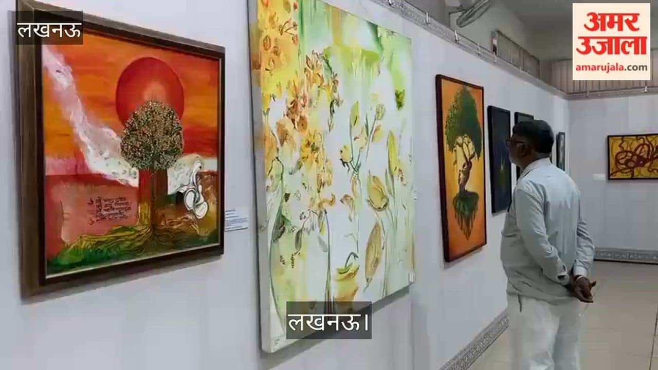 लखनऊ:शहीद स्मृति भवन में आयोजित विश्व शांति एवं स्थिरता समर्पित कला