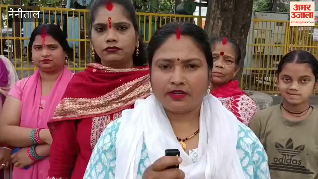 Youth Congress workers protested against black marketing in Haldwani
