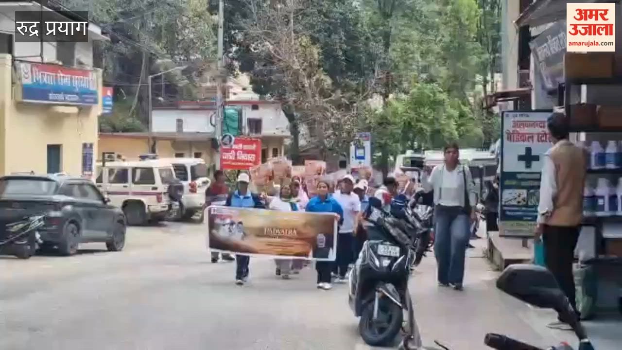 Rudraprayag: Sanitation Drive and Foot March on Martyrs' Day; 300 kg of Waste Collected
