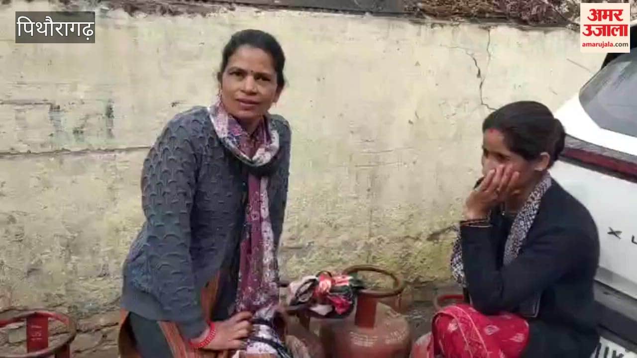 gas crisis sparks anger among women in pithoragarh