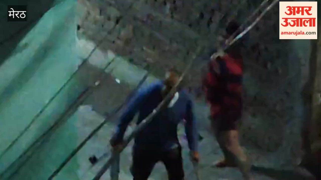 Meerut: Stone Pelting Between Two Groups in TP Nagar, Man Seen Threatening with Weapon, Victim Reaches SSP Office