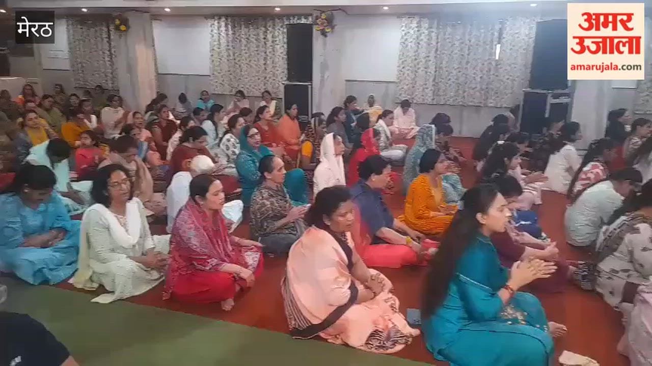 On the fifth day of Navratri, Goddess Skandamata was worshipped at Shaktidham Temple, and devotees swayed to the rhythm of devotional hymns.