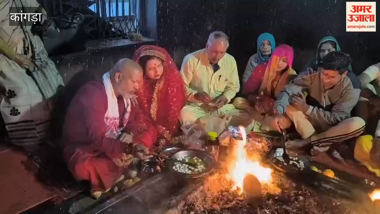 Kangra A surge of devotees floods the Jwalamukhi Shaktipeeth on the sixth day of Navratri