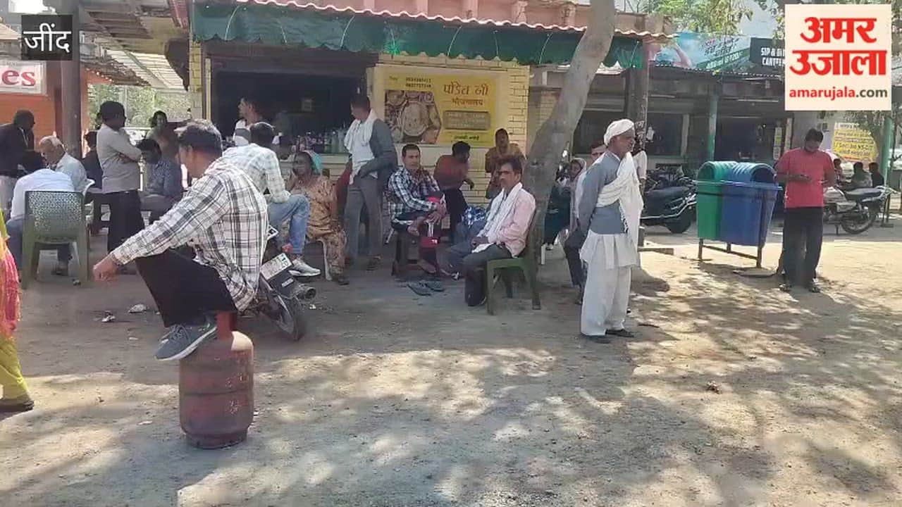 In Jind, queues formed at the HUDA Ground starting at 5:00 AM for the second consecutive day, with over 600 consumers lining up.