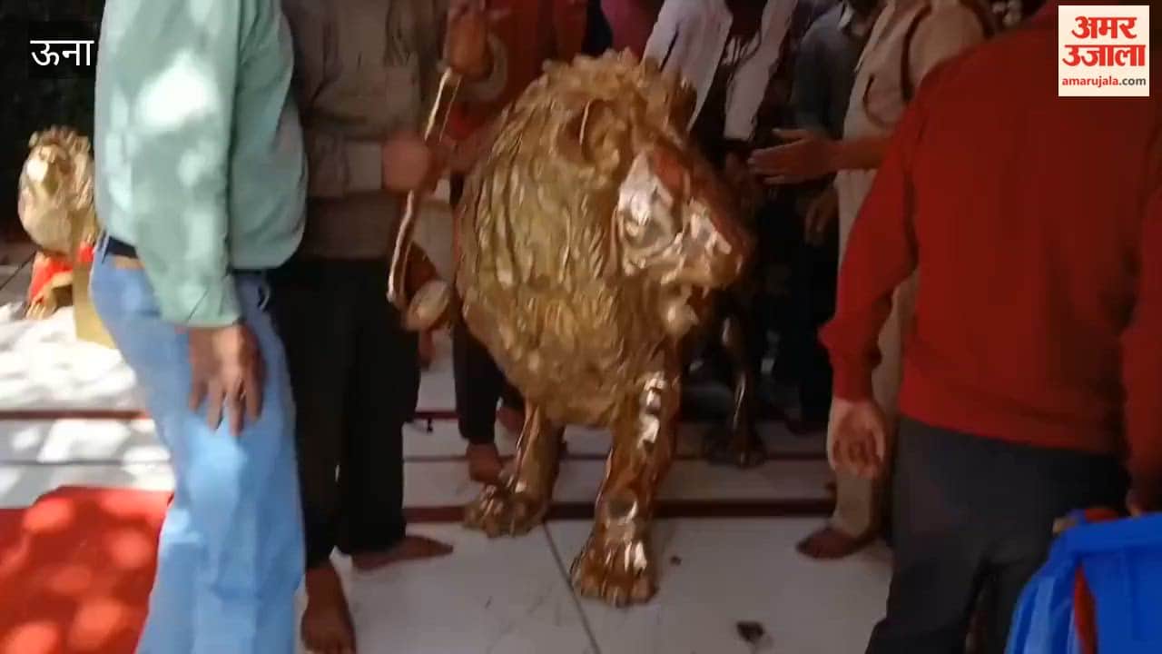 Una On the sixth day of Navratri, the 6 Dogra Regiment of the Indian Army presented two magnificent brass lions to Goddess Chintpurni