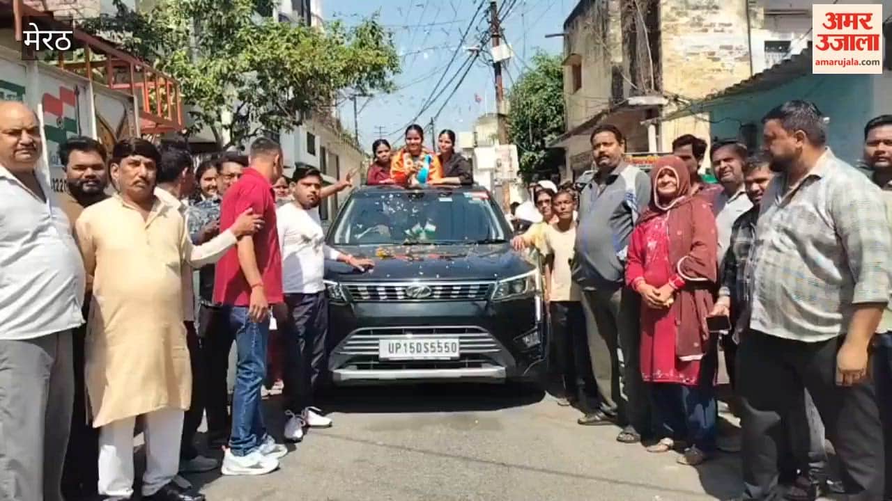 Meerut: Shotput player Riya Singh's hat-trick in Para National, Riya returned after winning gold and got a warm welcome.