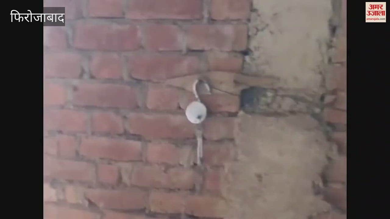 Illicit Trade Racket Operating at Paras Hotel in firozabad 4 Women and 11 Men Arrested