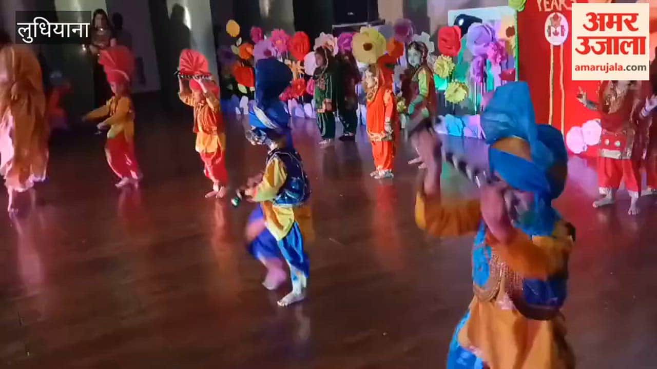 Little children dancing at the annual function of Maple Ware Canadian Play Way School in Udham Singh Nagar, Ludhiana.
