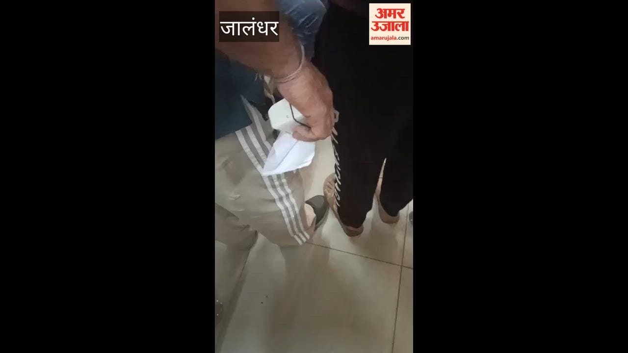 Clash at Suvidha Kendra in Jalandhar Councillor and agent fight