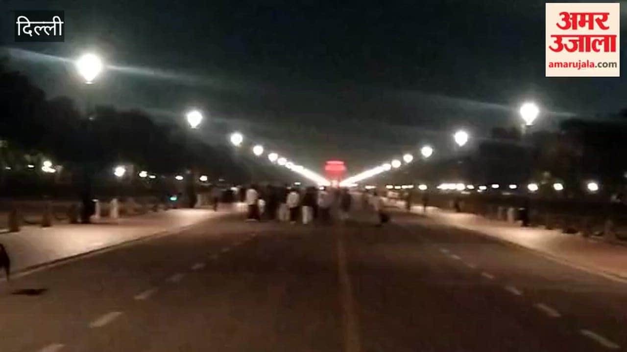 India Gate illuminated with red lights on World TB Day