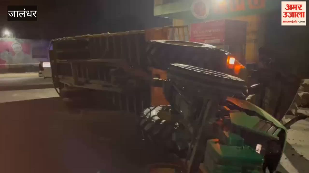 Uncontrollable Tractor-Trolley Overturns in Jalandhar; Potatoes Scatter Across Road, Two Youths Have Narrow Escape