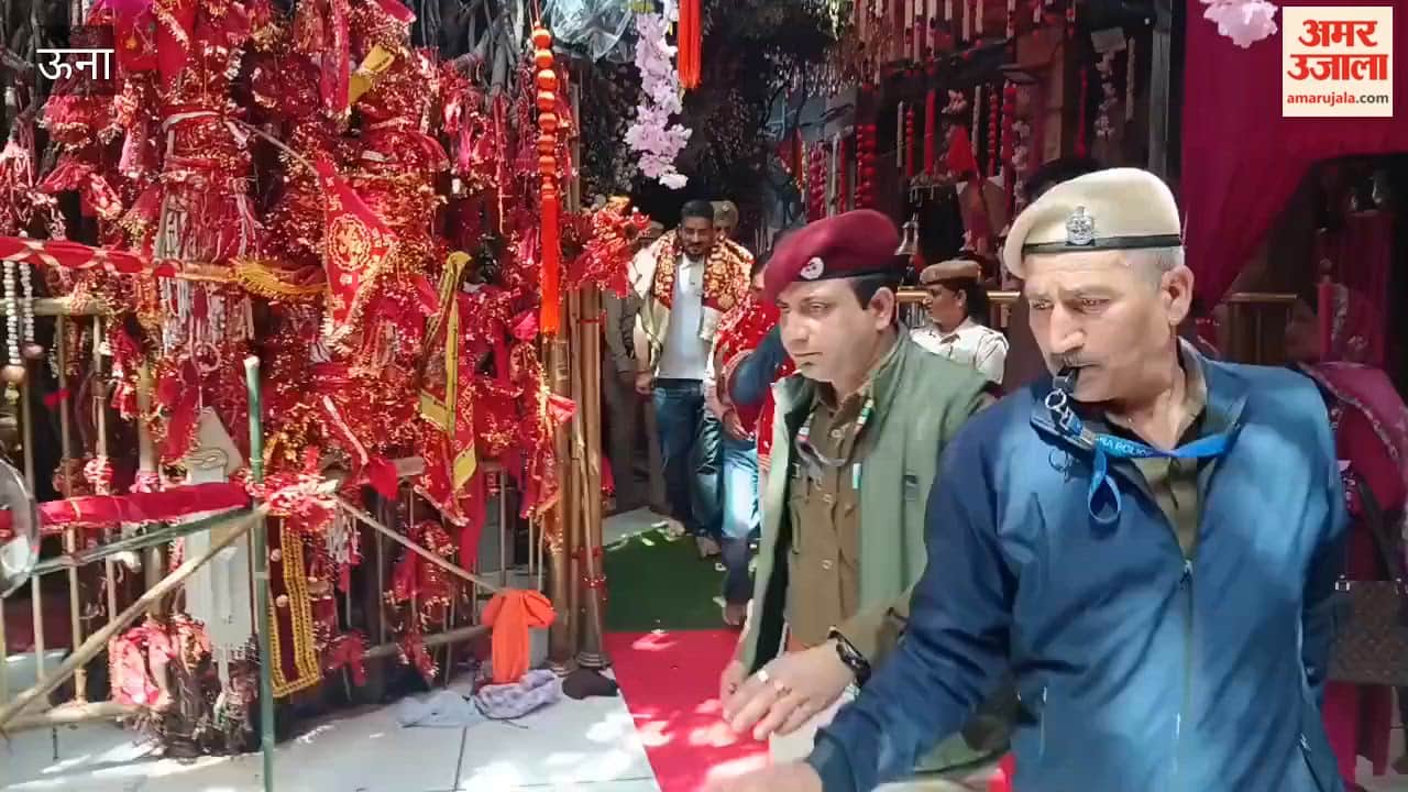 Una On Durga Ashtami Amb SDM Paras Agarwal paid obeisance at the shrine of Maa Chintpurni and offered his best wishes after performing Kanjak Pujan