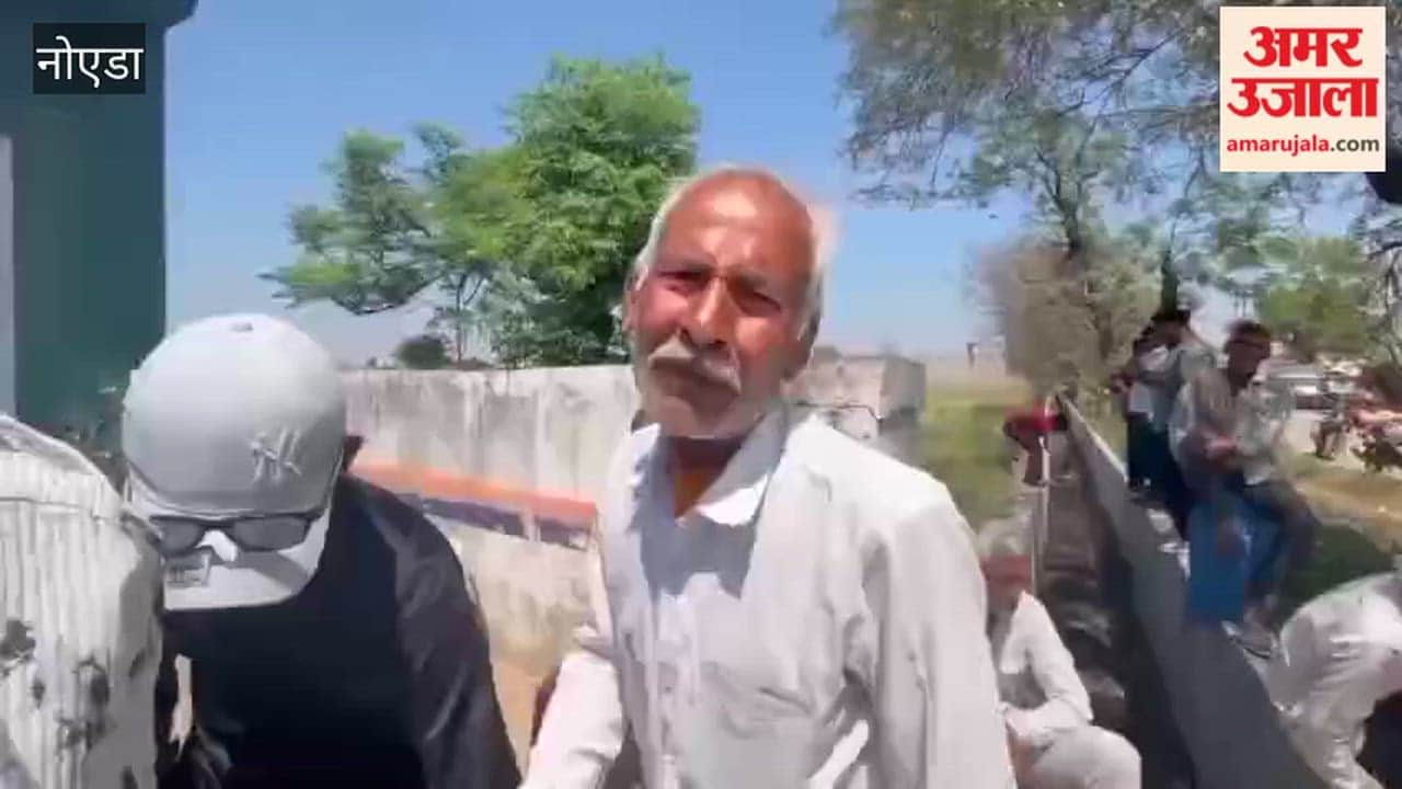 Long queues for gas cylinders in Yamuna City Rabupura