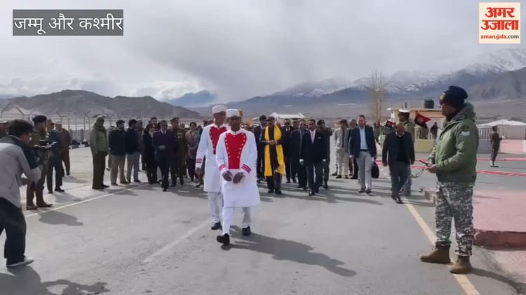 Leh-ladakh: मुख्य न्यायाधीश सूर्यकांत का लद्दाख दौरा, लेह में मिला गार्ड ऑफ ऑनर