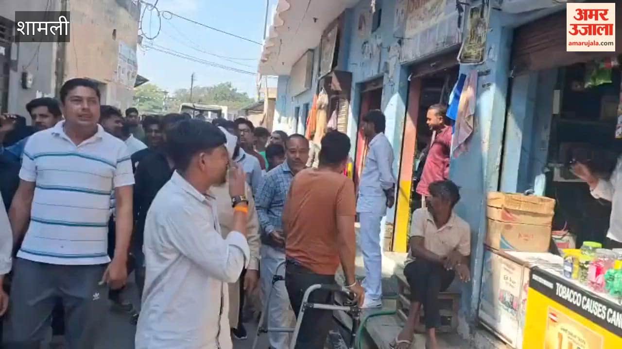 Traders Protest in Kandhla After Assault Incident, Market Shut Demanding Strict Action