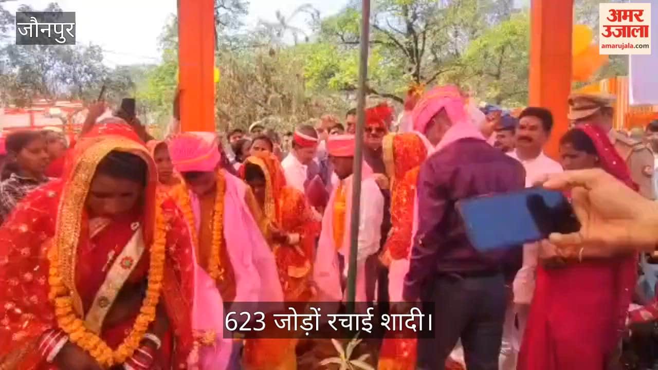 623 Couples, Including 11 Muslim Couples, Tie the Knot at a Royal Fort