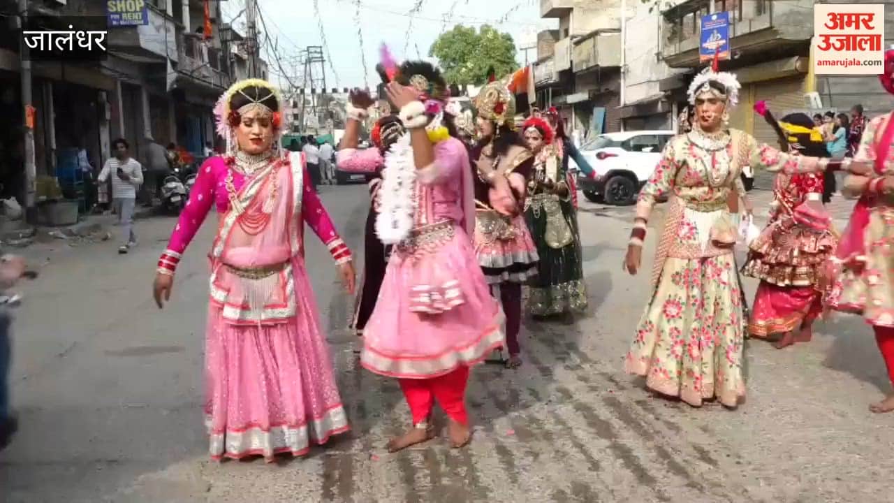 Shobha Yatra begins in Jalandhar