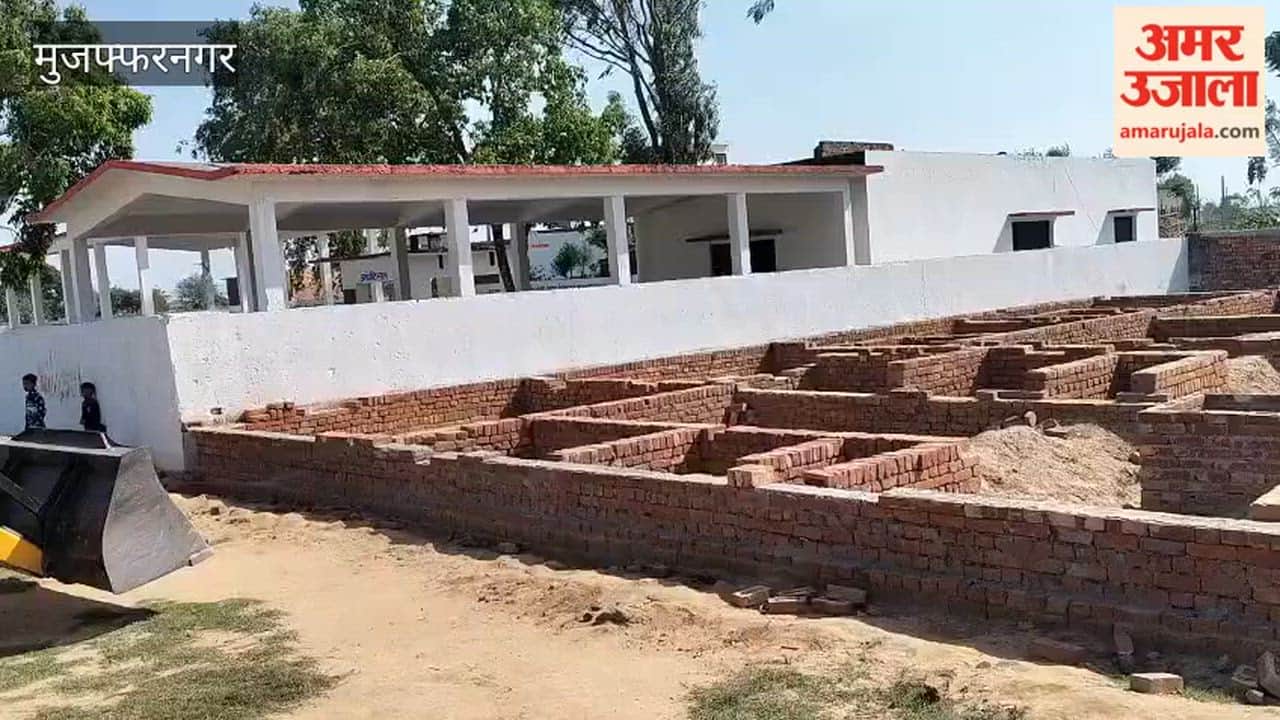 Bulldozer Demolishes Illegal Construction on 48 Bighas of Land in Khatauli