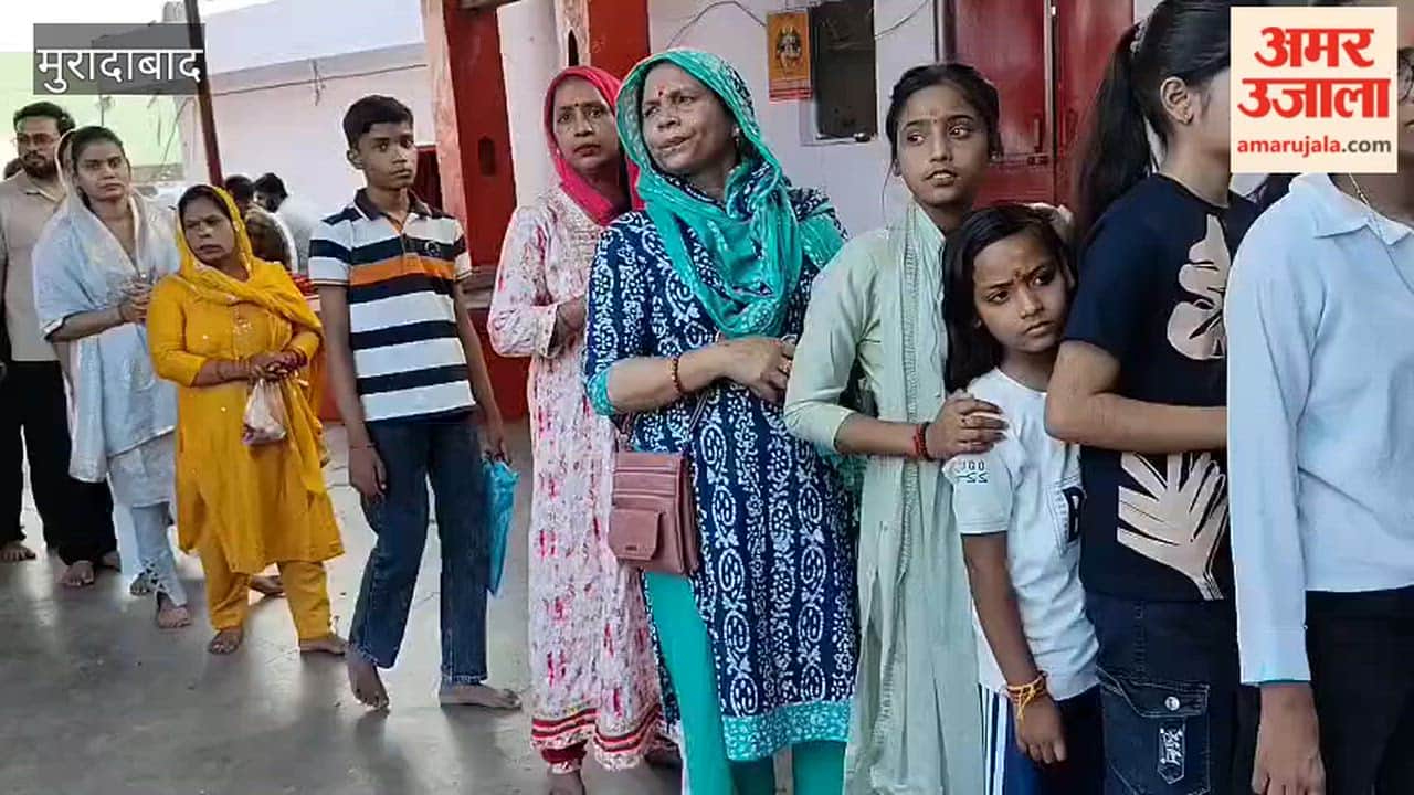 Sang praises of the Mother through devotional hymns