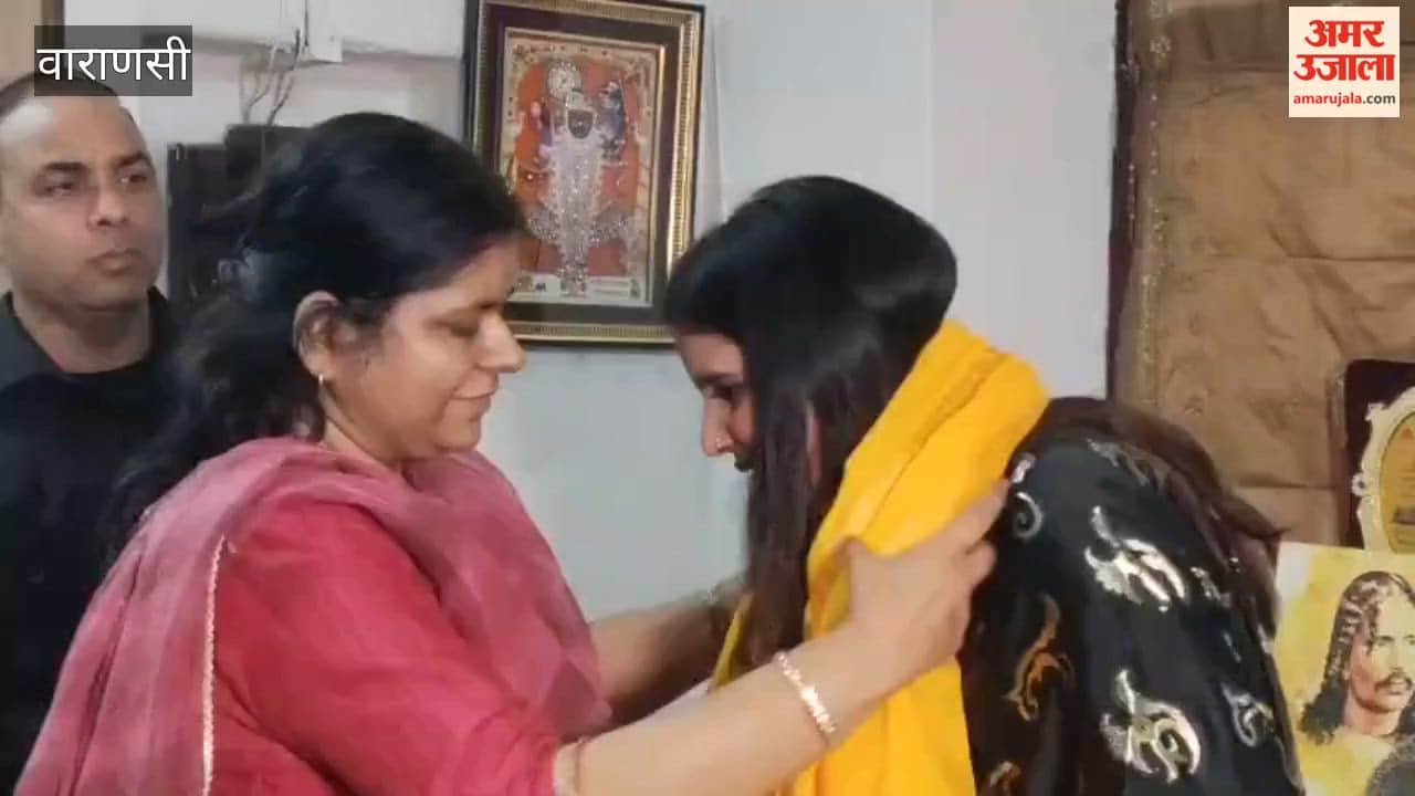 Nitya Pathak accorded civic reception in Kashi