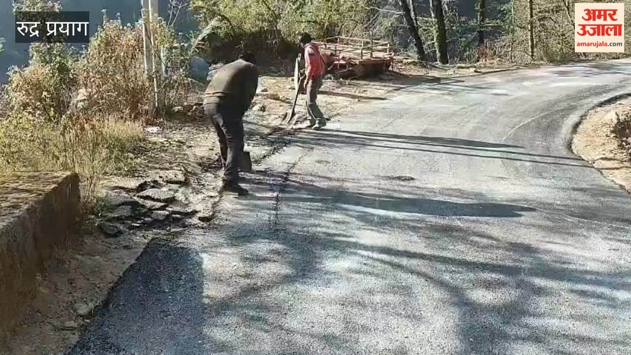 Triyuginarayan-Sonprayag Motor Road: Upper Layer of Asphalt Dislodged; Administration Conducts Detailed Inspection and Takes Prompt Action