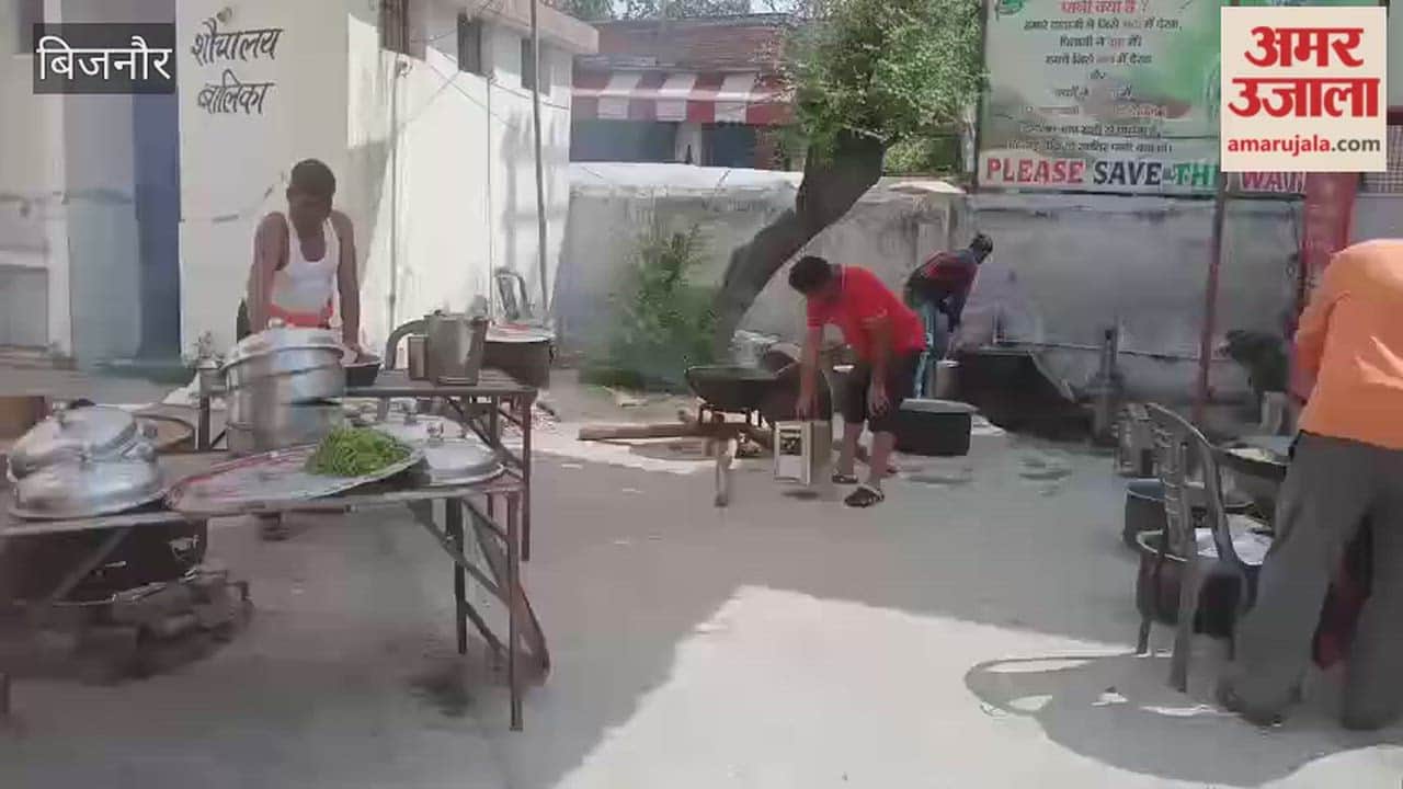 Bijnor: Food Being Cooked on Wood Stoves at BRC Center Due to LPG Cylinder Shortage