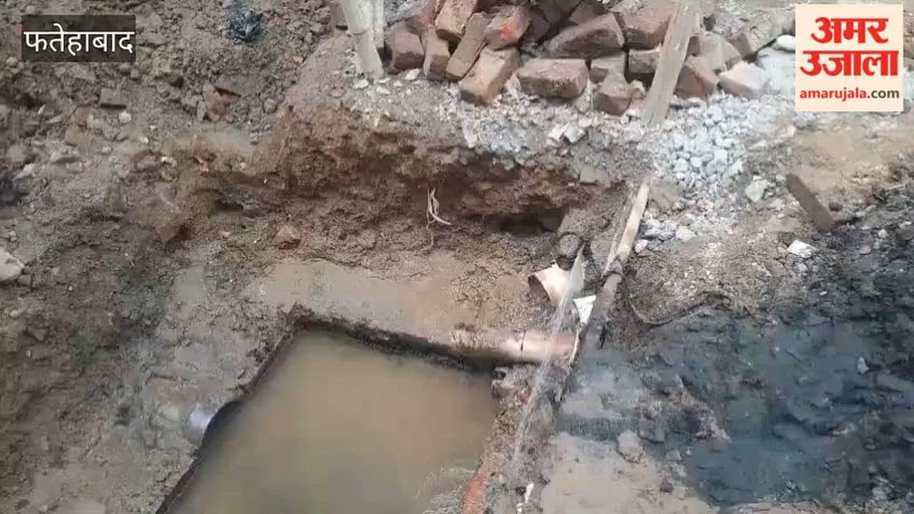 Cracks in the house due to pipe leakage