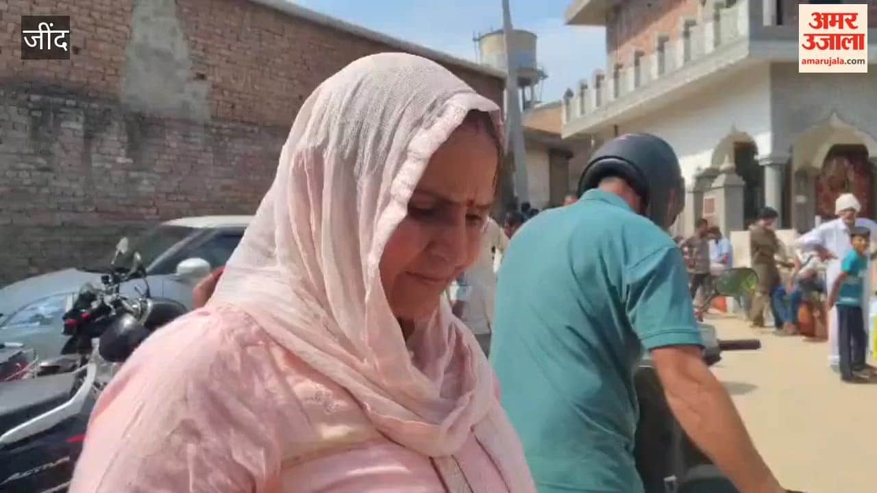 Gas cylinders are not available in the city even after 15 days of booking