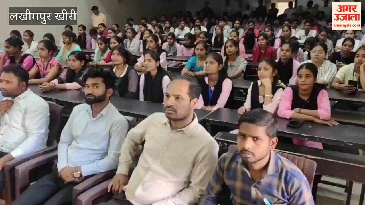 SP Khyati Garg taught cyber security lessons to students in Lakhimpur Kheri