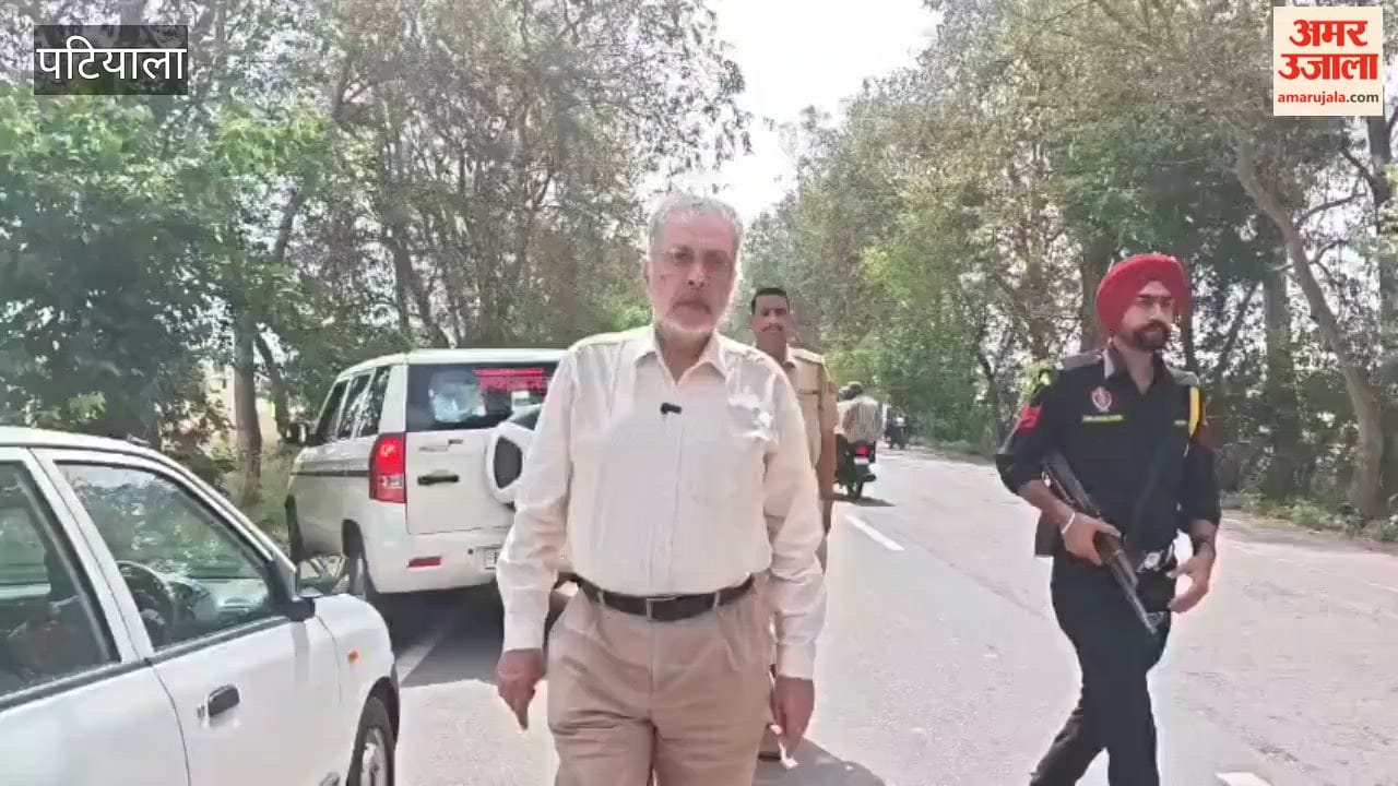 Health Minister stopped on way and administered first aid to injured employee