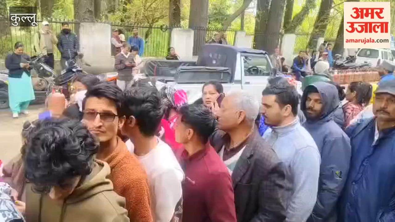 Kullu Long Queues for Cooking Gas; People Distressed
