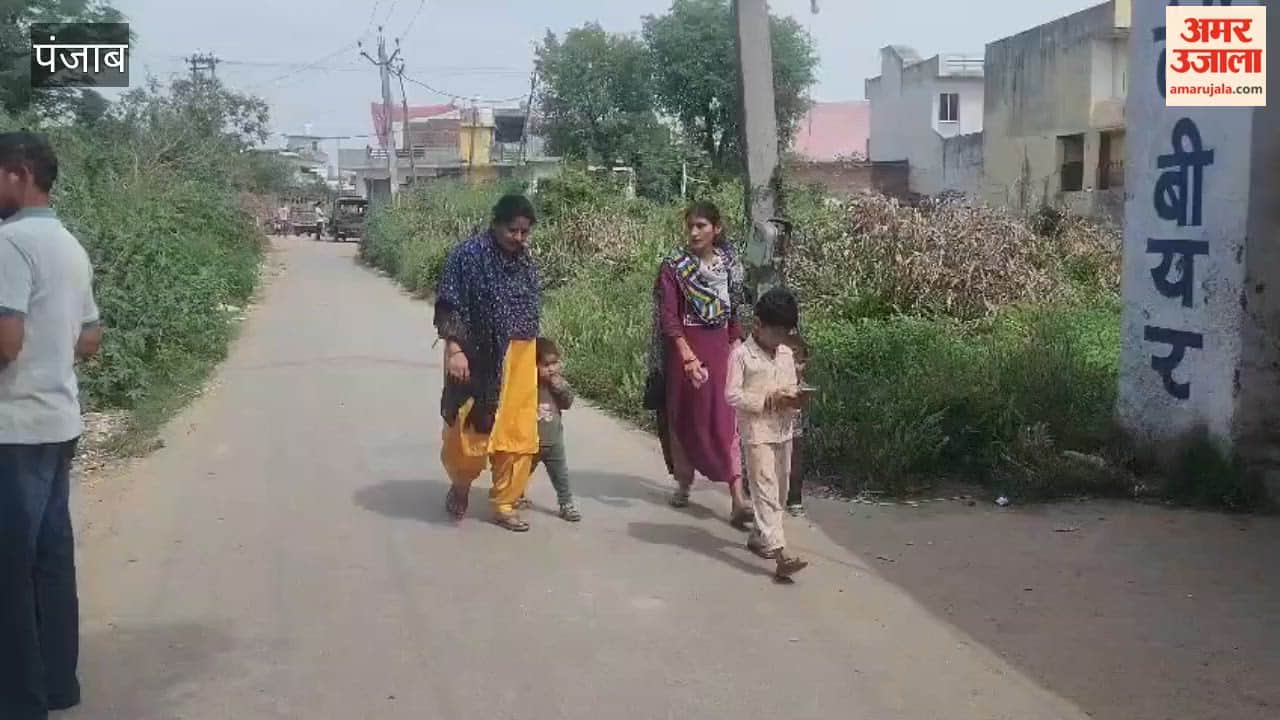 Residents and School Management Express Outrage Over Opening of Liquor Shop Near School in Pathankot