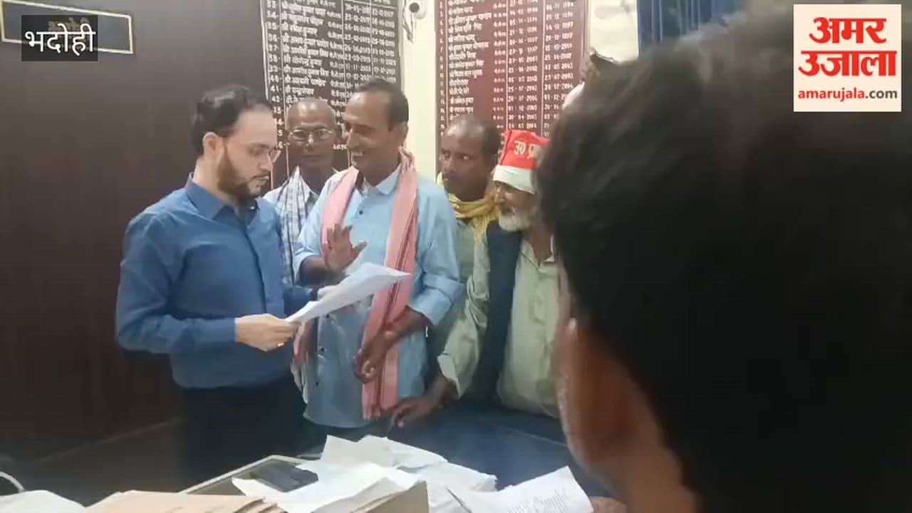 Agragami Kisan Sabha Stages Sit-in at Tehsil Office bhadohi