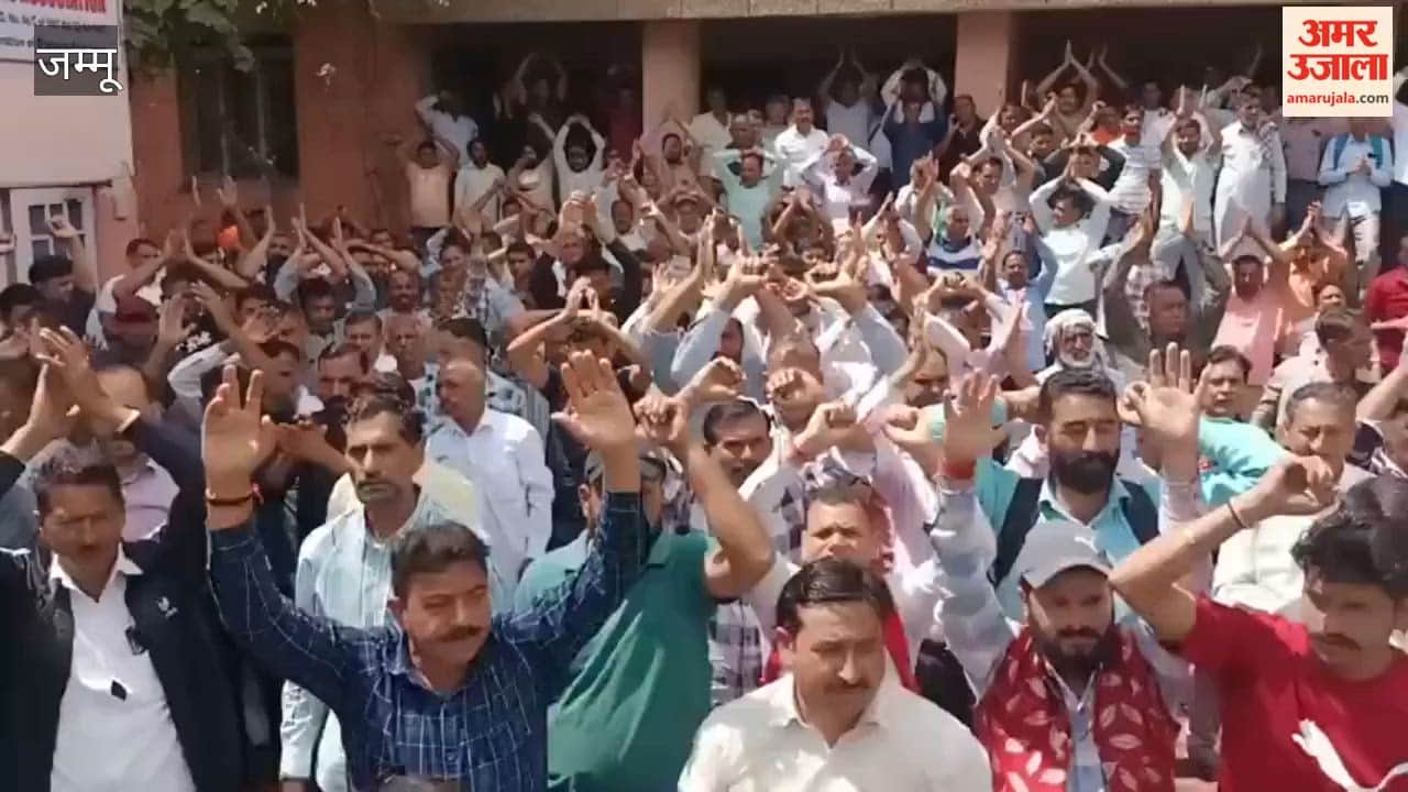 PHE employees stage a strong protest in Jammu