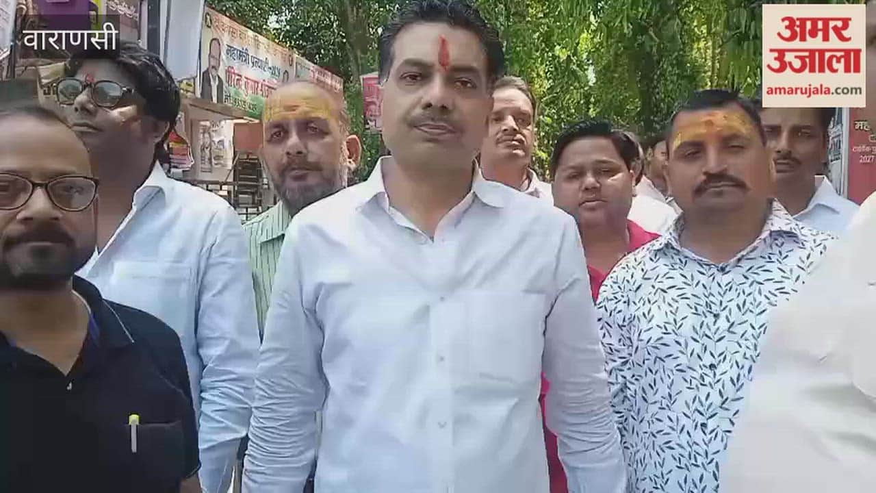 Amid Gas Cylinder Shortages Traders Meet DM Submit Memorandum to District Magistrate