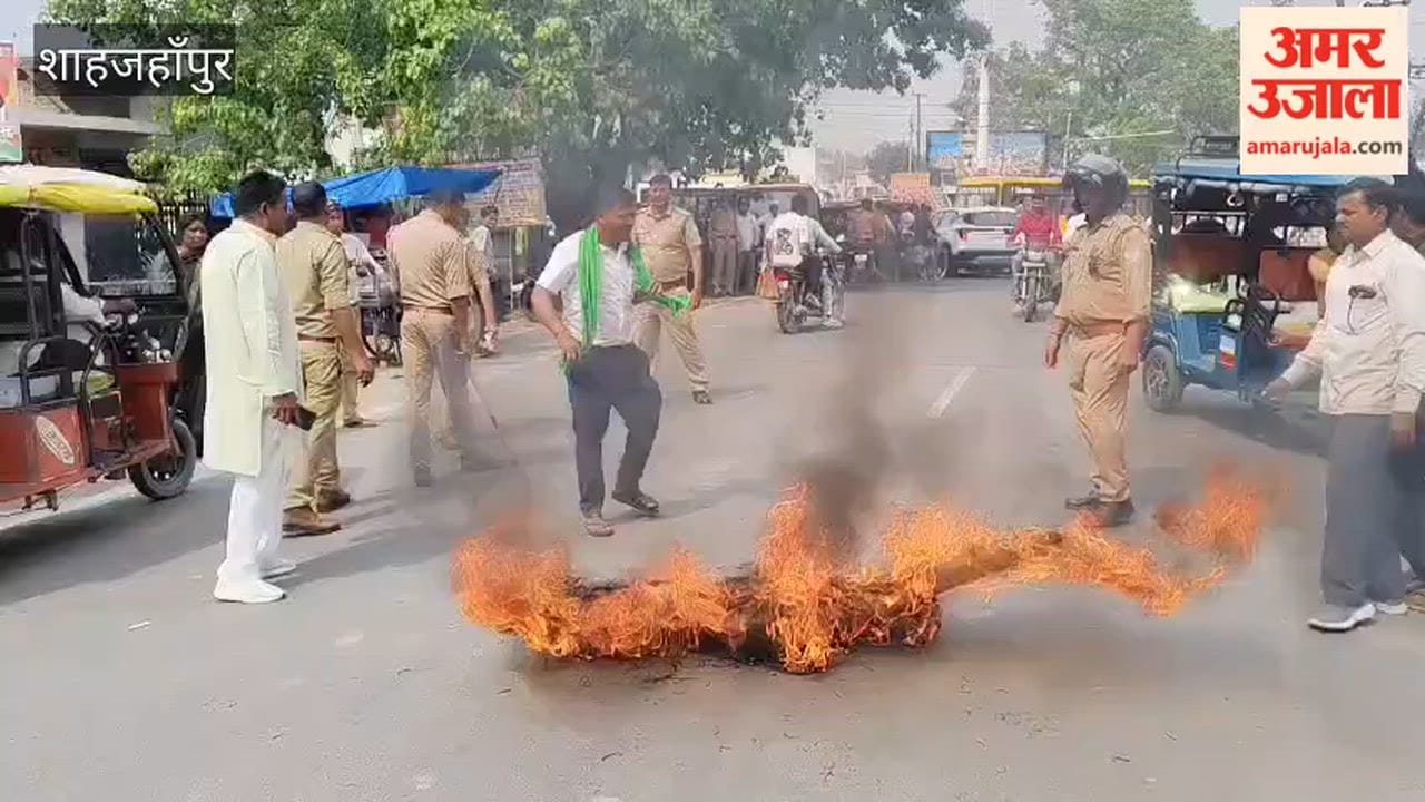 Police Force Stood By and Watched as BKU Torched the Administration's Effigy