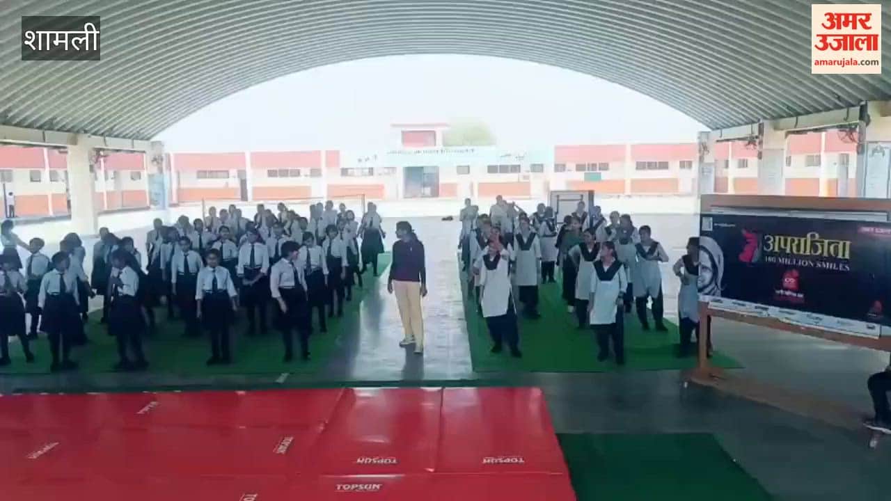 Do not be intimidated by criminals; turn hairpins, nails, and pens into your weapons.